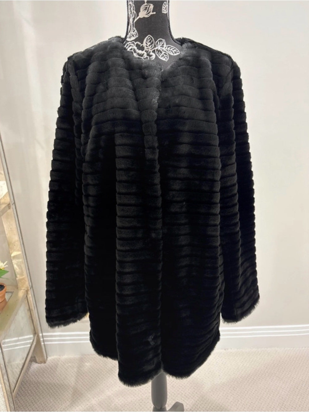 Vince Camuto faux fur black coat size large